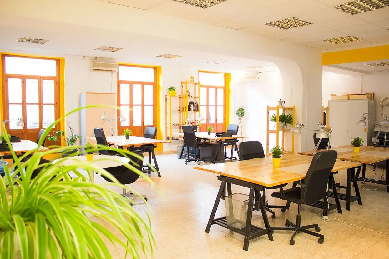 Garage Coworking Club House Valencia - Front desk, espacios de coworking en Valencia